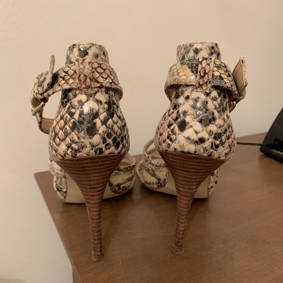 Guess high heel open toe shoes - Picture 4 of 4